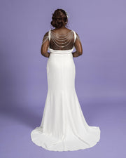 Leah Back Chain